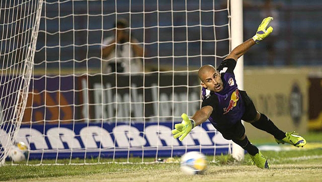 Juninho recupera posição de titular e fecha gol do RB Brasil