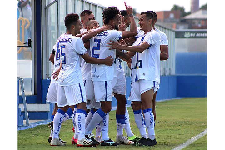 Luís Ricardo marca golaço na vitória do Água Santa sobre Sertãozinho