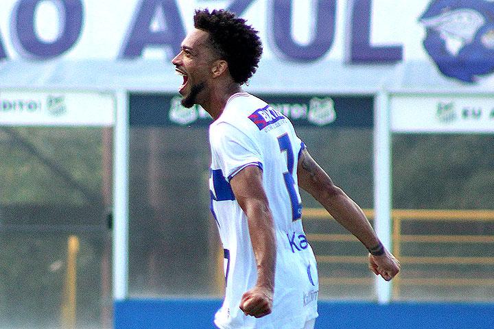 Luís Ricardo marca golaço na vitória do Água Santa sobre Sertãozinho