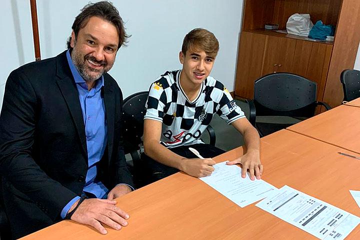 Meia Mateus é novo reforço da equipe Sub-17 do Boavista, de Portugal