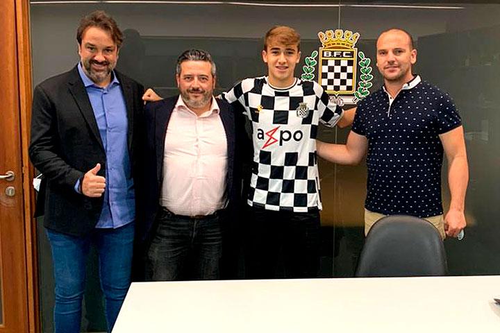 Meia Mateus é novo reforço da equipe Sub-17 do Boavista, de Portugal