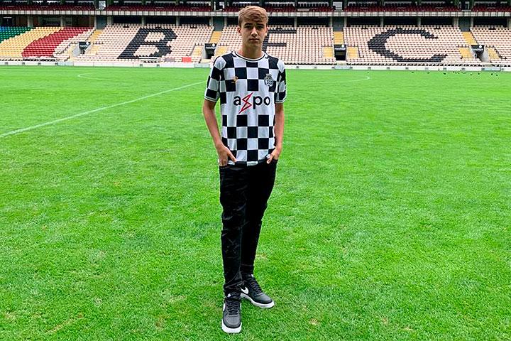 Meia Mateus é novo reforço da equipe Sub-17 do Boavista, de Portugal