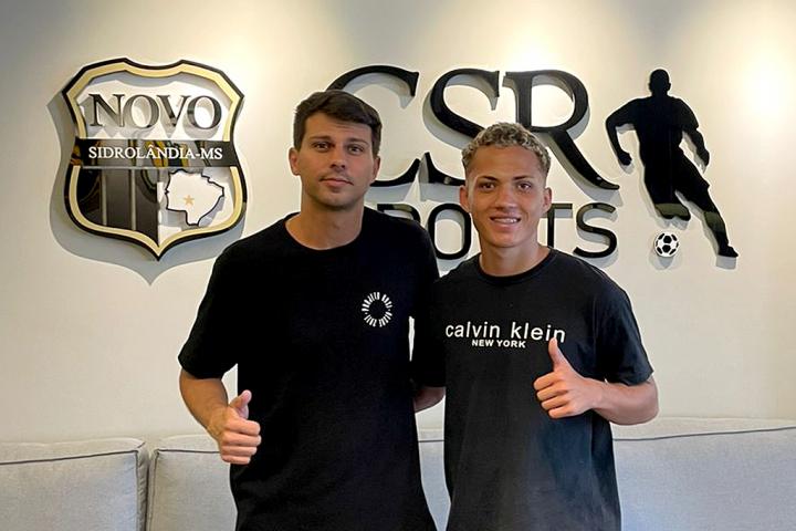 Volante David visita sede da CSR Sports, em São Paulo